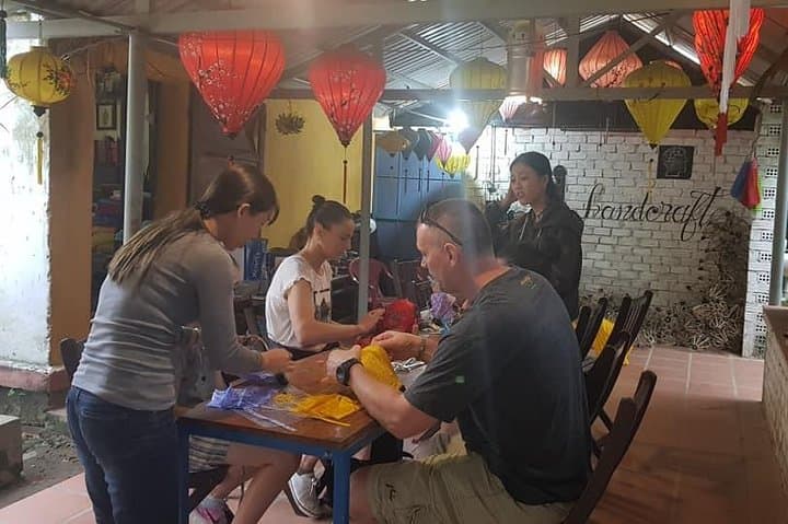 Evening Lantern Workshop & Hoi An Walking Tour with Sampan Ride photo 2