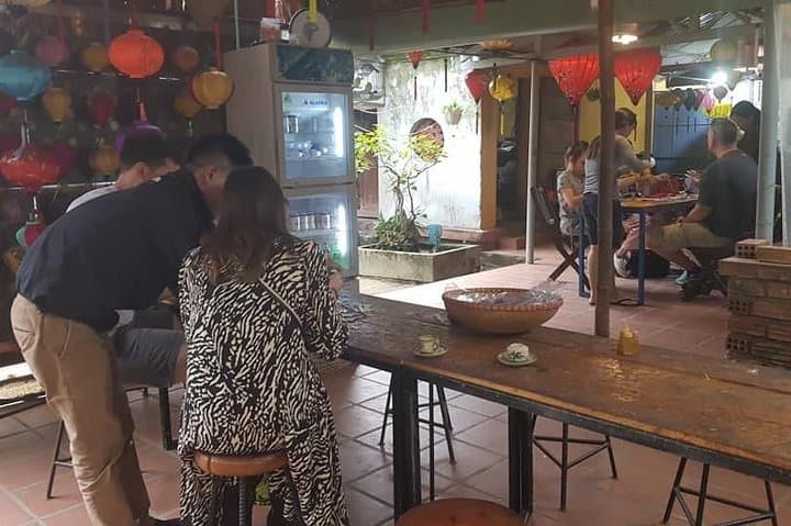 Evening Lantern Workshop & Hoi An Walking Tour with Sampan Ride photo 5