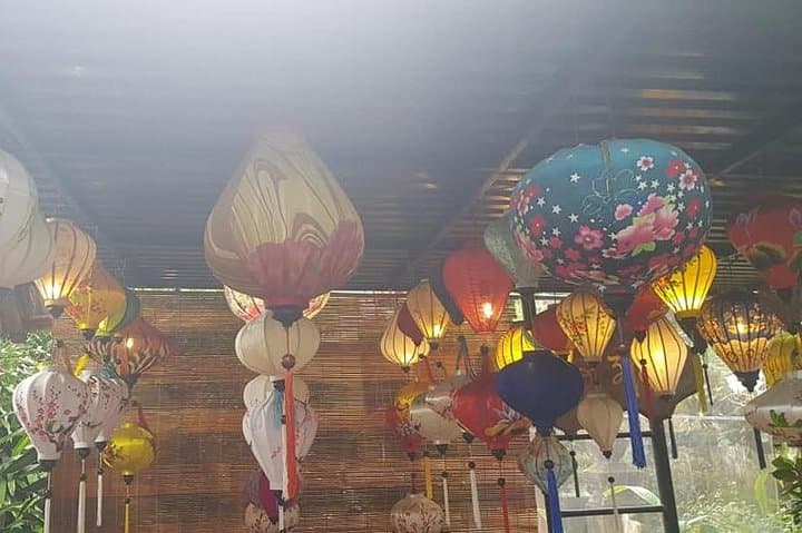 Evening Lantern Workshop & Hoi An Walking Tour with Sampan Ride photo 6