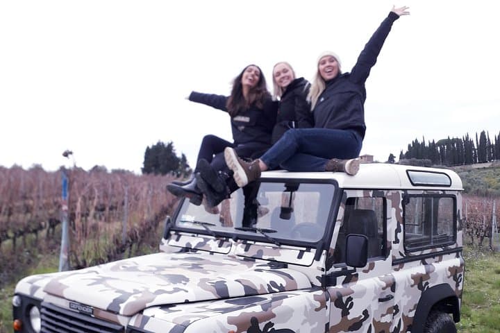 Private Tuscan Wine Safari — Off‑Road Land Rover Tour & Lunch in Chianti photo 4