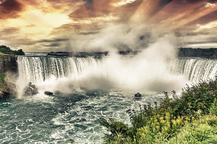 Custom Private Step-On Tour at Niagara Falls: Design Your Perfect Day photo 2