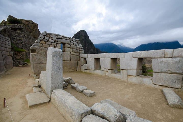 2-Day Short Inca Trail Hike to Machu Picchu: Sun Gate Sunrise Experience photo 5
