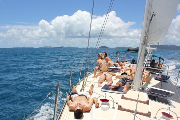 Overnight Sailing to Whitehaven Beach: Prima Whitsundays 2-Day Cruise photo 2