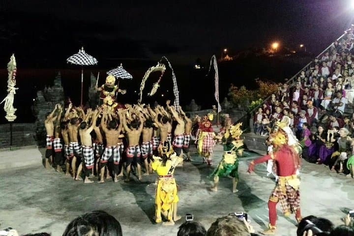 Uluwatu Temple & Kecak Dance: Cliffside Sunset Tour with Jimbaran Seafood Dinner photo 3