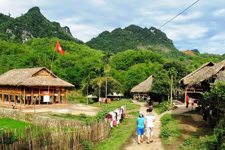 Mai Chau 2-Day Classic: Cycling, Village Homestay & 1000-Step Cave Hike photo 2