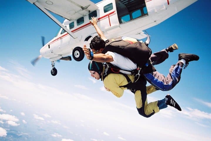 Skydiving Dubai Desert Zone: Tandem Freefall Over Jumeirah & Arabian Sands