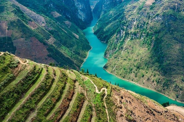 Ha Giang Loop: 3-Day Motorbike Adventure Through Ma Pi Leng & Dong Van
