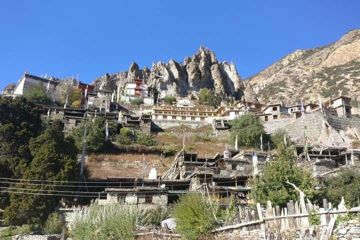 Annapurna Circuit Trek: Tilicho Lake & Thorong La Pass 15-Day High-Altitude Route photo 5
