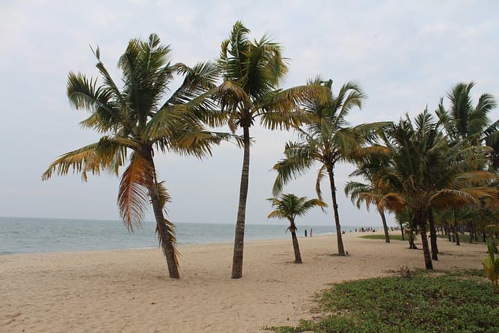 Sunset Coastal Bike Ride in Alappuzha: Lighthouse, Markets & Beaches photo 2