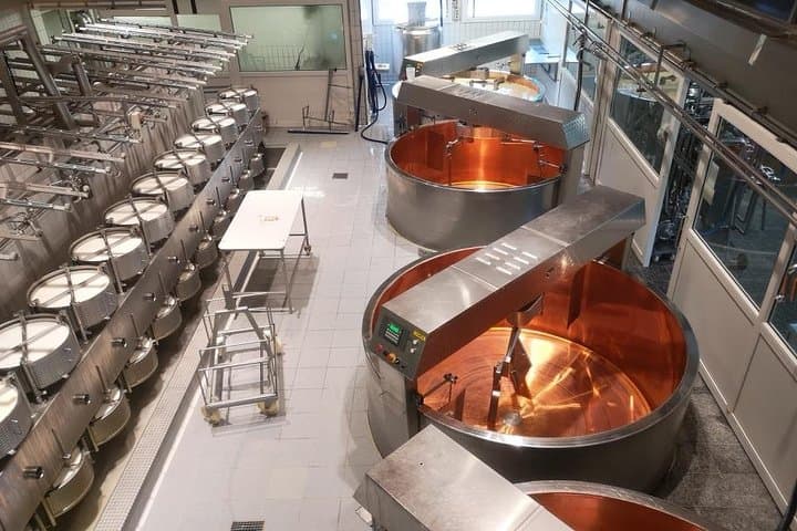 Chocolate, Cheese & Wine Day Tour in Luzern Region — Taste Swiss Classics photo 1