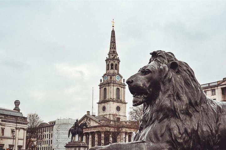 Piccadilly Circus and Whitehall City Game: Interactive London Walking Quest photo 2