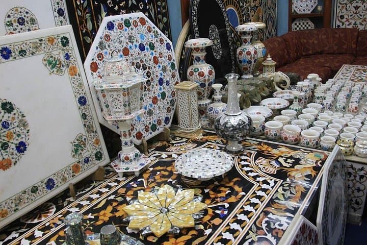 Same-Day Delhi to Agra: Taj Mahal Visit and Handicraft Shopping Tour photo 4