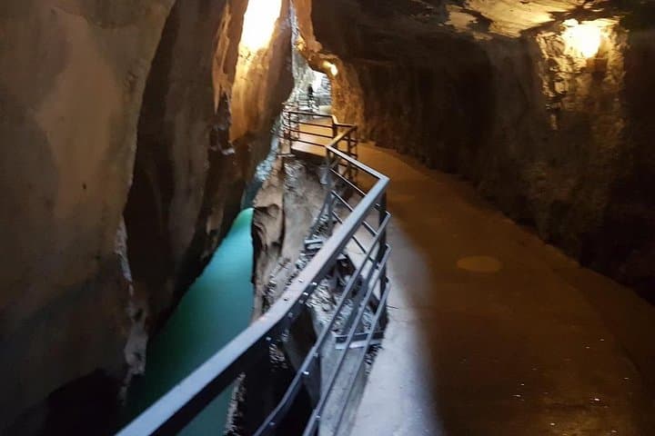 Private Day Tour from Interlaken — Lake Brienz, Aare Gorge & Giessbach Falls photo 3