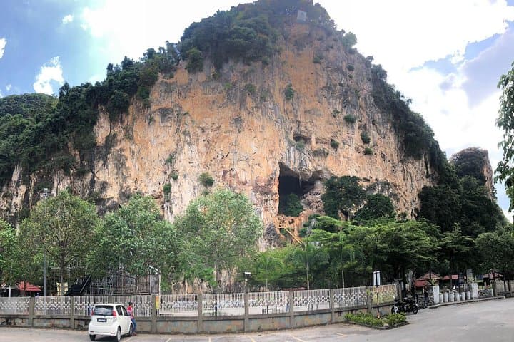 Gua Damai X Park Top-Rope Climbing & Zipline: Guided Climbs Near Kuala Lumpur photo 2