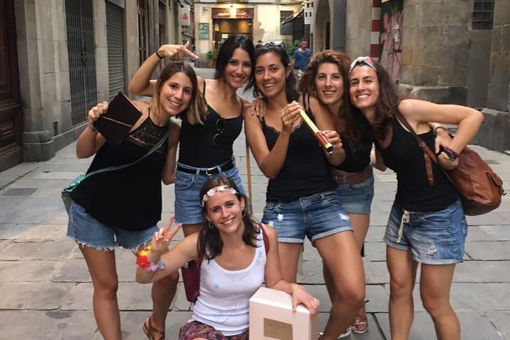 Offline Barcelona Treasure Hunt: Explorer Route Through the Gothic Quarter photo 3