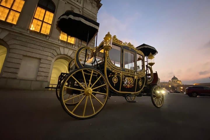 Vienna Imperial E-Carriage: 60-Minute Platinum Sightseeing Tour with Drinks photo 2
