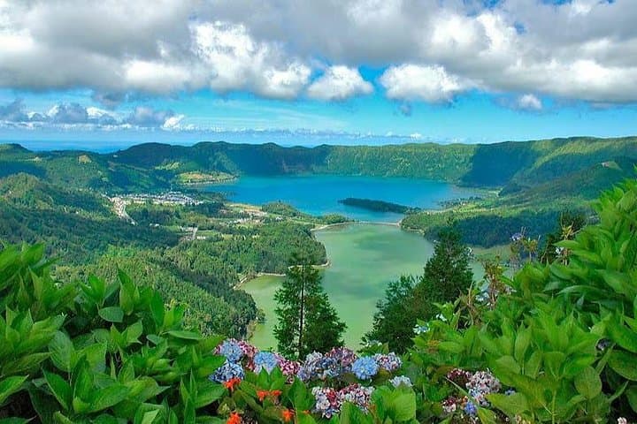 Sete Cidades Private Tour: Explore the Azores' Green & Blue Lakes
