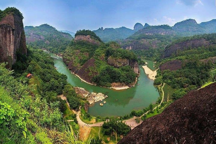 5-Day Wuyi Mountain and Gulangyu Private Tour — Hike, Tea & Coastal Sights photo 1