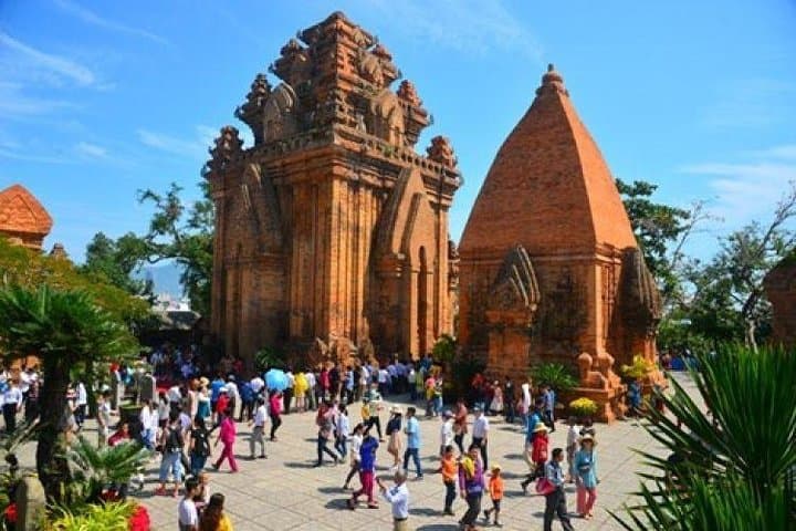 Private Half-Day Nha Trang Shore Excursion: Beaches, Pagodas & Dam Market photo 3