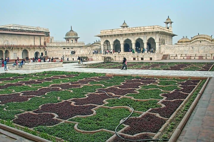Private Taj Mahal Day Trip from Delhi — Guided Tour with Tickets & Lunch photo 2