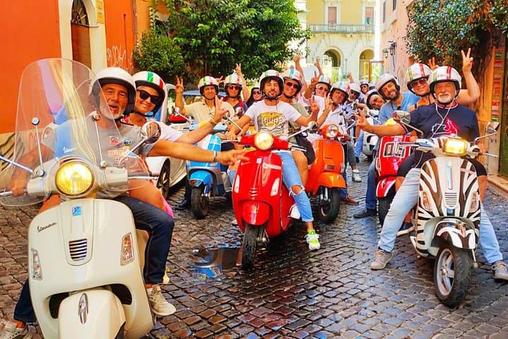 Rome Vespa Small-Group Sightseeing Tour, 3-Hour Experience photo 4