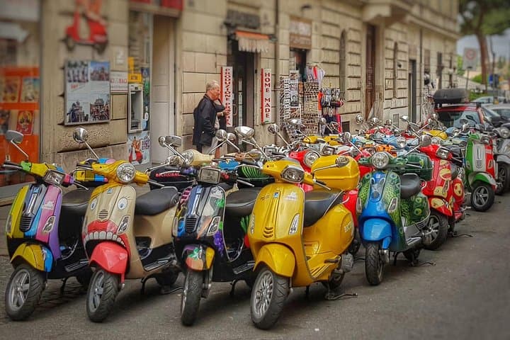 Rome Vespa Small-Group Sightseeing Tour, 3-Hour Experience photo 5