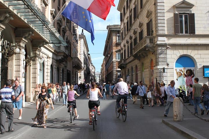 Classic Rome Bike Tour: 3-Hour Highlights Cycling Experience photo 4