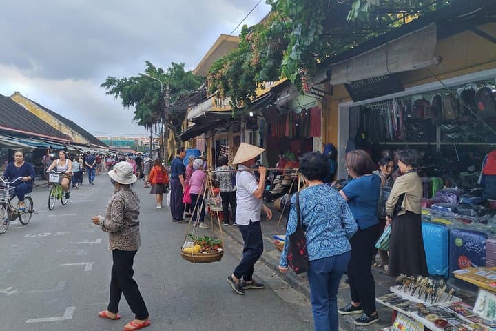 Hoi An Walking Tour: Coffee Workshop & Coco River Lantern Floating Experience photo 4