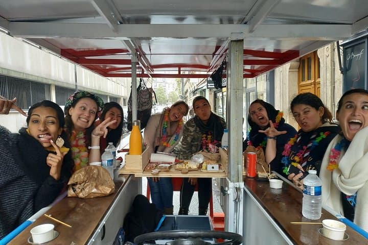 Pedal and Pour: Beer Bike Ride Around the Arc de Triomphe photo 2