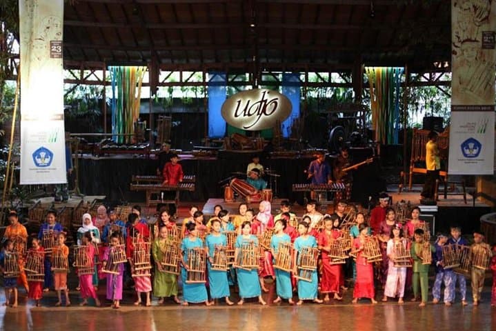 Bandung Day Trip: Tangkuban Perahu Volcano, Sari Ater Hot Springs & Saung Angklung Udjo photo 5