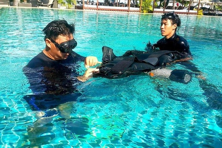3-Day PADI Rescue Diver & Emergency First Response Course in Koh Chang photo 6