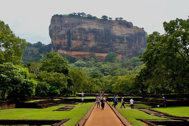 Climb Sigiriya Rock and Explore Dambulla Cave Temple — Day Tour from Trincomalee photo 6