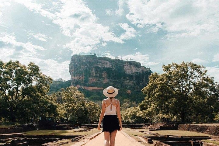 Sigiriya and Dambulla Day Tour from Colombo — Climb Lion Rock & Dambulla Cave Temple photo 1