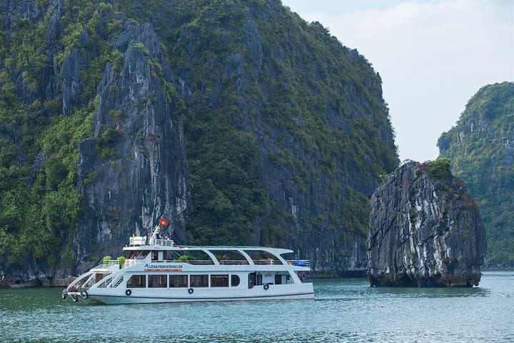 Halong Bay One-Day Alova Cruise: Lunch, Kayak, Ti Top & Sung Sot Cave