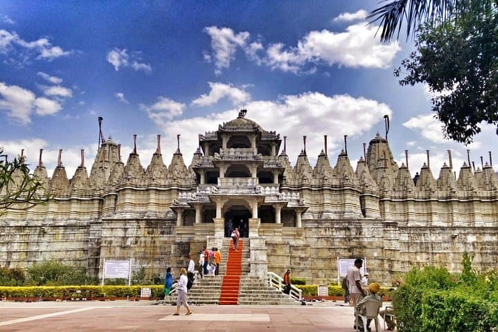 Udaipur to Jodhpur Private Transfer with Ranakpur Jain Temple Stop