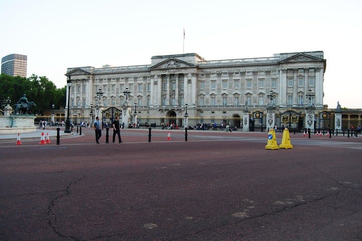 Private Full-Day London Driving Tour: Landmarks, Riverside Gems & Personalized Itinerary photo 6