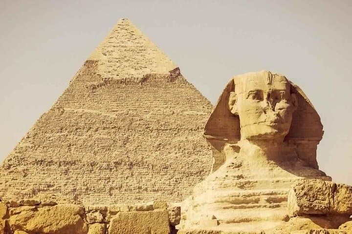 Private Full-Day Tour: Pyramids of Giza & Egyptian Museum in Cairo photo 2