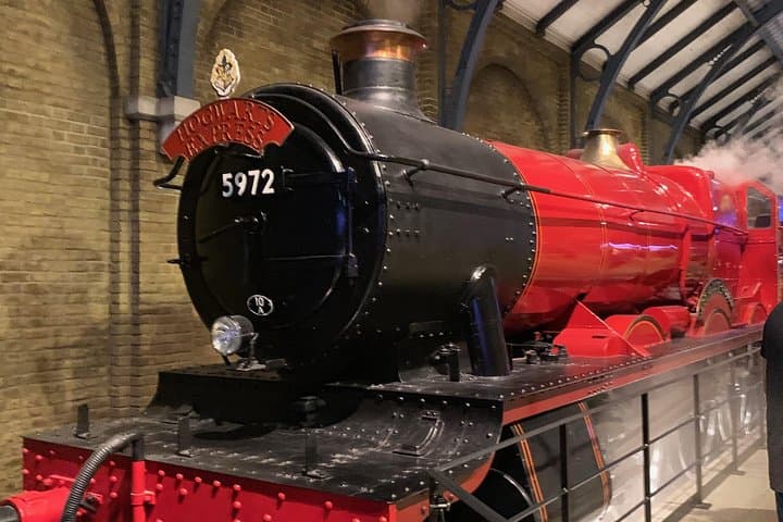 Private London to Warner Bros. Studio Transfer — Round-Trip Service to Leavesden photo 5