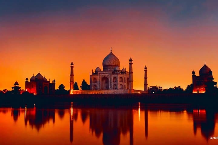 Taj Mahal Day Trip by Superfast Express from Delhi: A One-Day Cultural Sprint photo 3