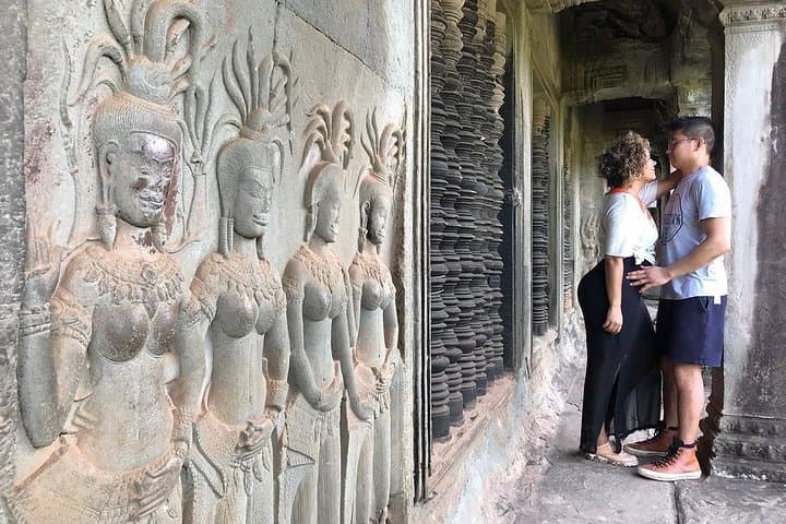 Sunrise at Angkor Wat: Private Guided Tour with Champagne Breakfast photo 3