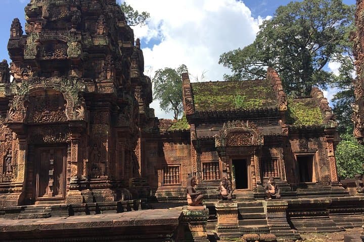 Private One-Day Tour to Kbal Spean, Banteay Srei & Banteay Samre photo 2