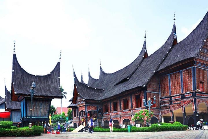 Jakarta Private Tour to Taman Mini Indonesia Indah with Lunch — Full-Day Cultural Park Experience photo 3