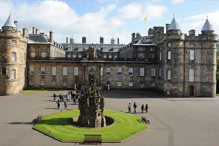 Private 8-Hour Edinburgh City Tour with Brazilian Portuguese Guide photo 1