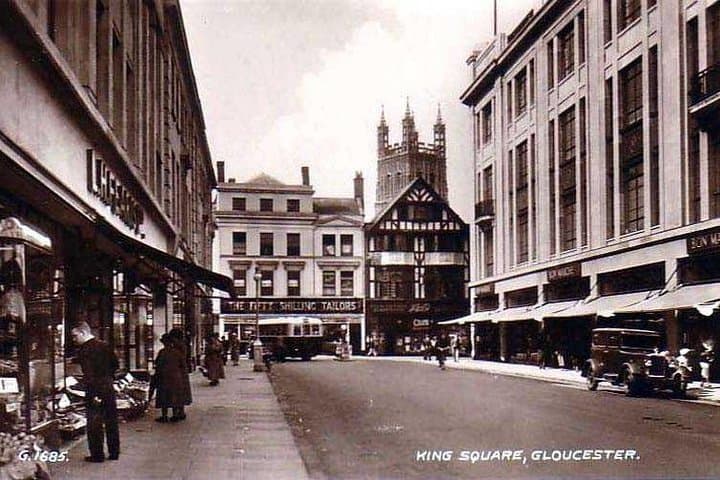 Ghosts and Giggles of Gloucester: Guided Walking Tour of the Cathedral Quarter