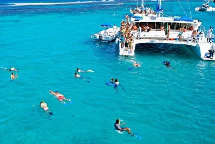 Shared Dunn's River Falls Snorkel Cruise from Runaway Bay — Catamaran, Open Bar & Waterfall Climb photo 3