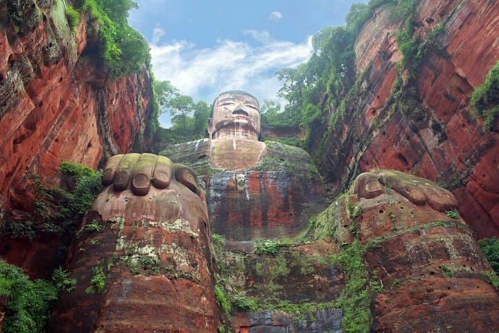 Chengdu Day Trip: Giant Panda Breeding Center and Leshan Giant Buddha Private Tour photo 2