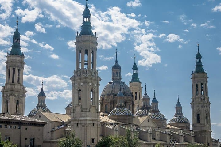 Day Trip from Barcelona to Zaragoza: Private Guided Tour with Transport