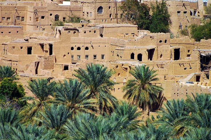 Jebel Shams Balcony Walk: Rim Hike and Al Hamra Village Day Trip from Muscat