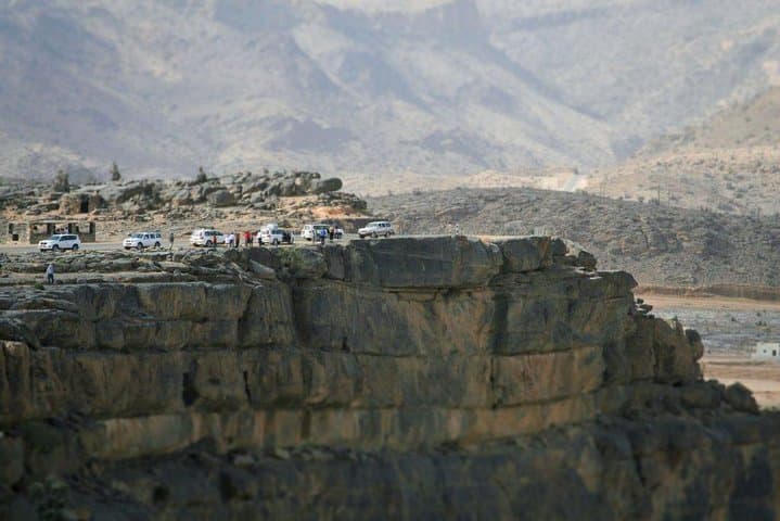 Jebel Shams Balcony Walk: Rim Hike and Al Hamra Village Day Trip from Muscat photo 4