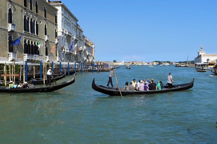Private Gondola Serenade on Venice's Grand Canal: Romantic Music & Private Ride photo 5